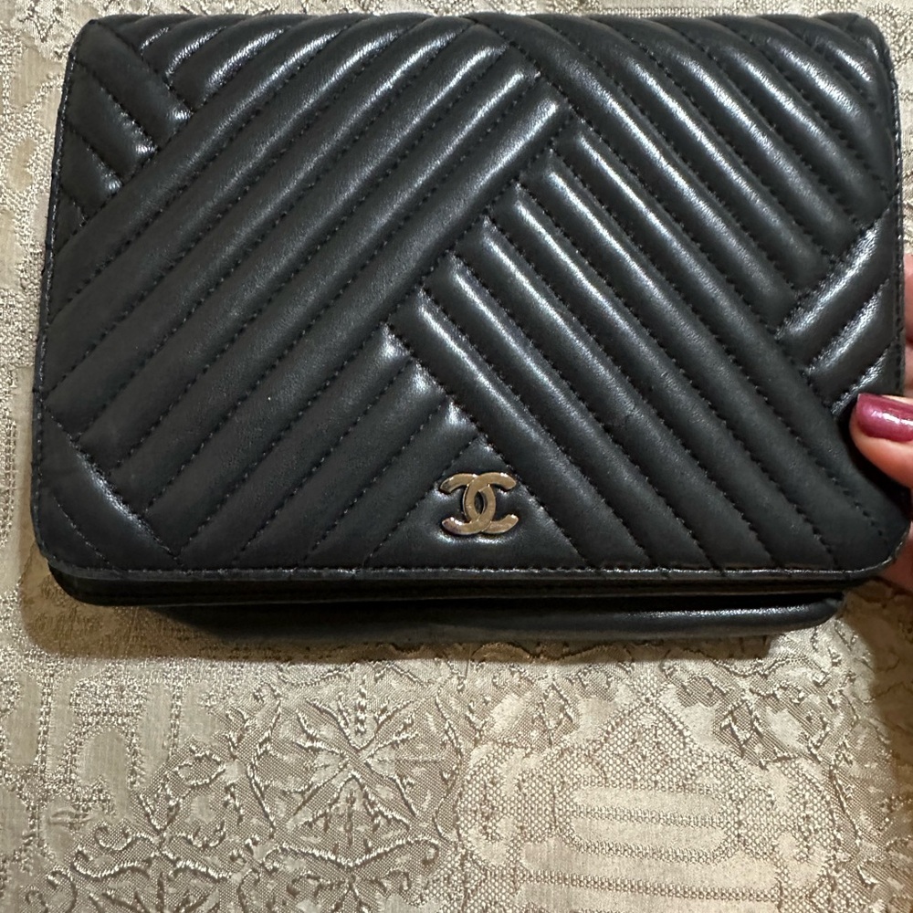 Chanel CC Crossing Wallet on chain (WOC)